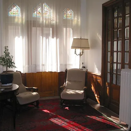 La Maison Du Chapelier Oda ve Kahvaltı 3*