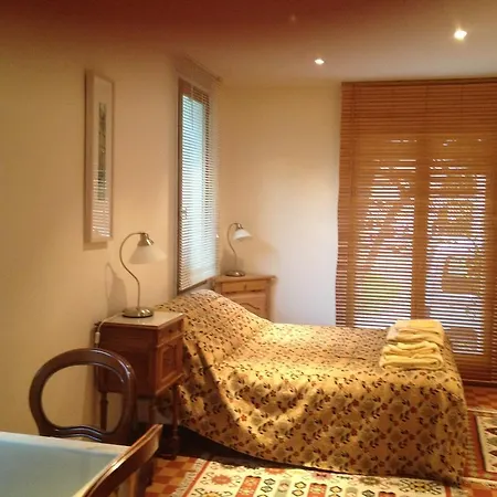 La Maison Du Chapelier Oda ve Kahvaltı 3*