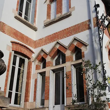 Oda ve Kahvaltı La Maison Du Chapelier 3*