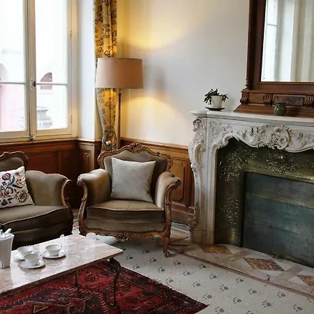 Oda ve Kahvaltı La Maison Du Chapelier 3*