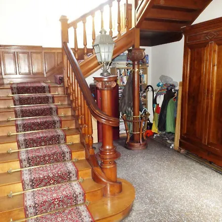 Oda ve Kahvaltı La Maison Du Chapelier